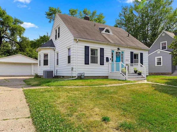 1312 State St, Pekin, IL 61554