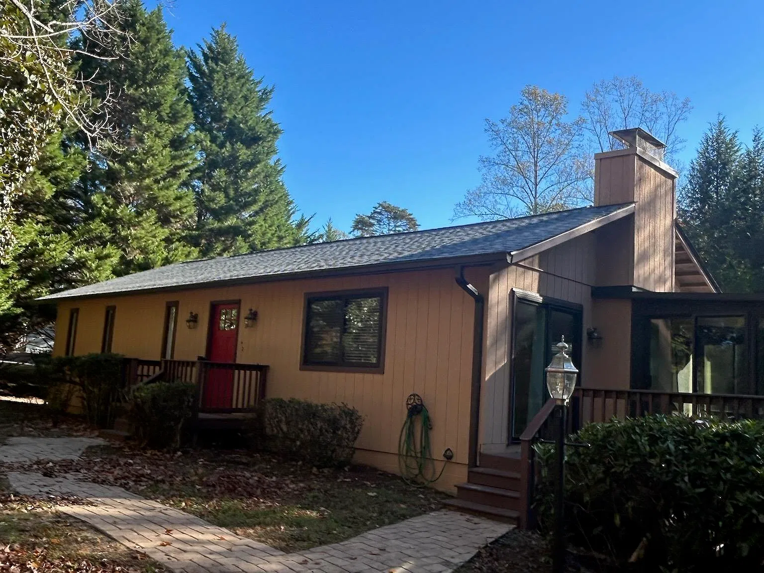 2 bed, 1.5 bath, 1272 sqft, $2,300 — Photo 2