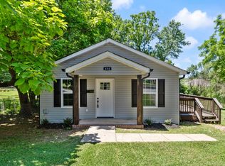 404 S Main St, Dickson, TN 37055