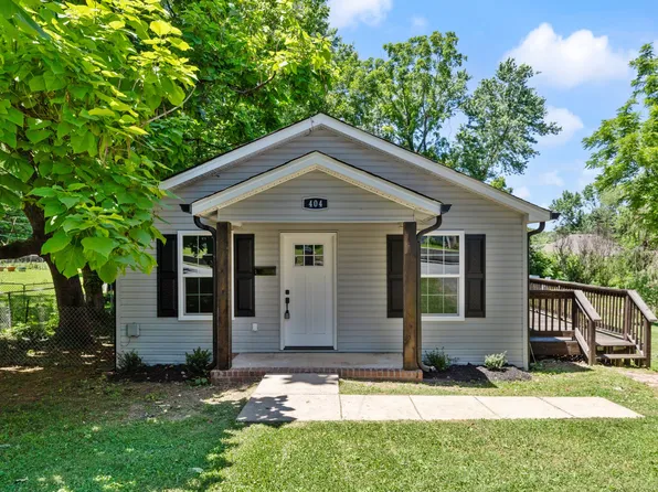 404 S Main St, Dickson, TN 37055