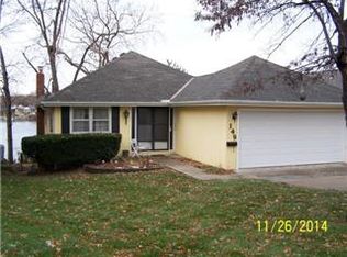 149 NW North Shore Dr, Lake Waukomis, MO 64151