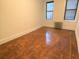 26-80 30th St #2D, Astoria, NY 11102