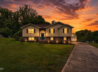210 Falcon View Dr, Church Hill, TN 37642