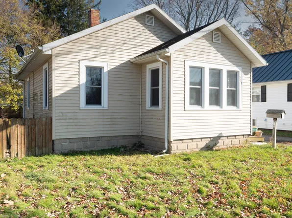 513 N 4th St, Sturgis, MI 49091