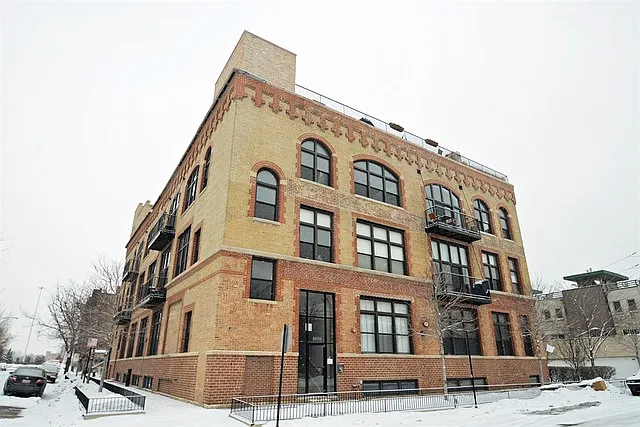 1050 W Hubbard St APT 2C photo 1