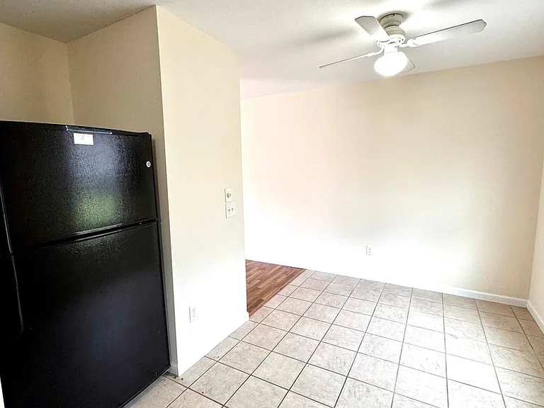 1027 Shenandoah St #102 — Photo 6