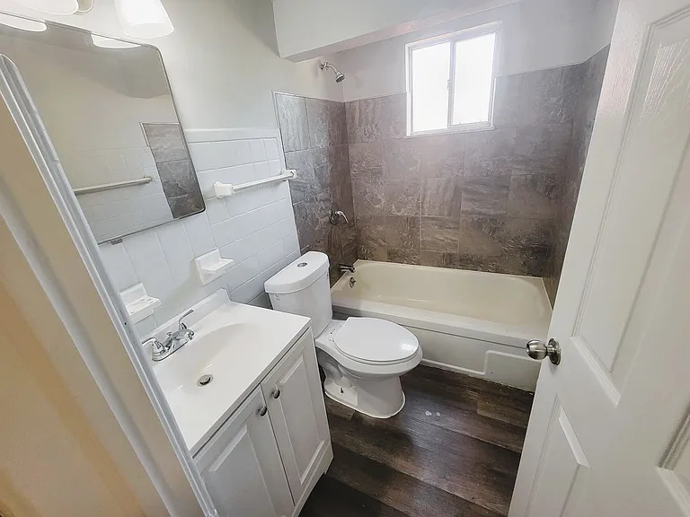 2404 Banning Road — Photo 6