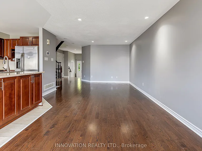 126 Garrity Cres — Photo 9