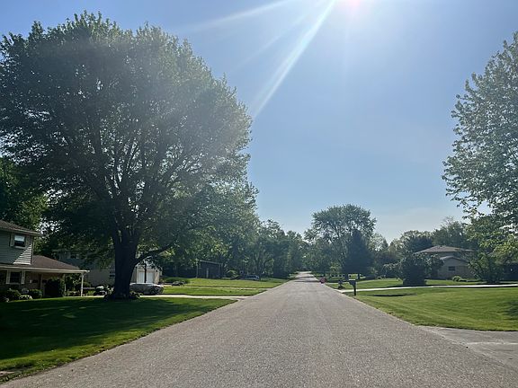 4th image of 4466 Douglas Dr