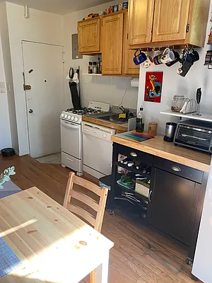 Rented by R New York | media 24