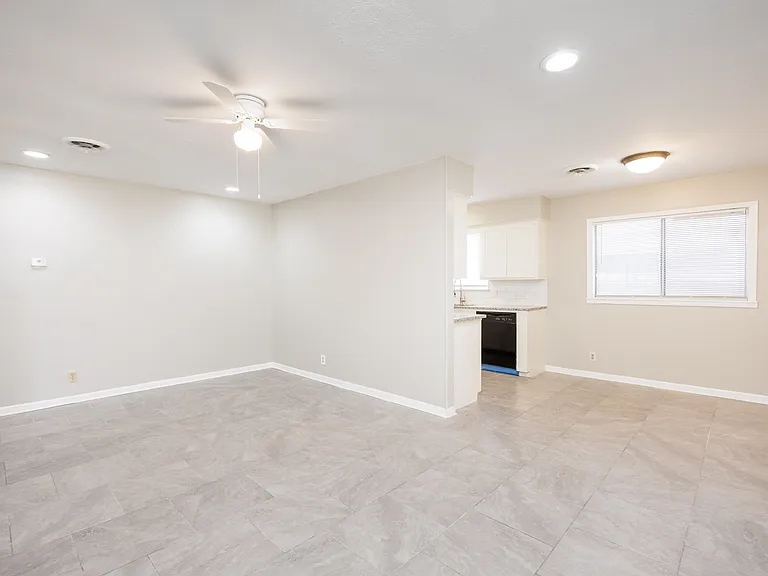207 Blanco Dr — Photo 4