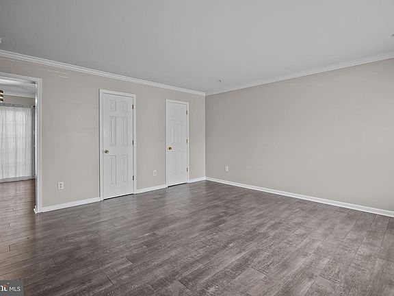 4th image of 618 Songbird Ct #177