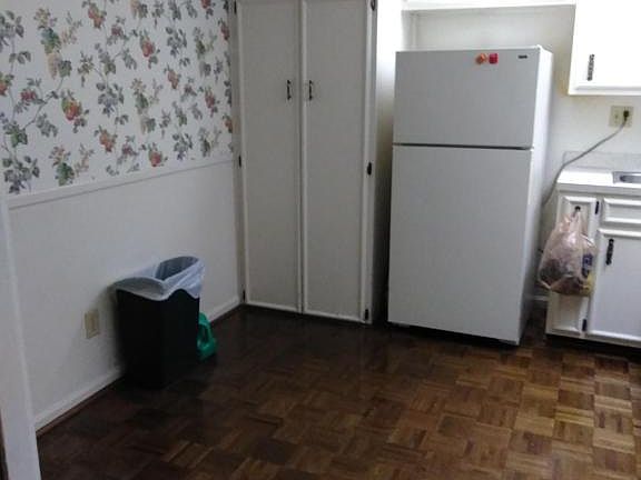 5th image of 1600 Gardiner Ln APT 112B