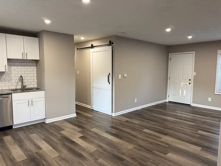 3551 Paxton Dr — Photo 7