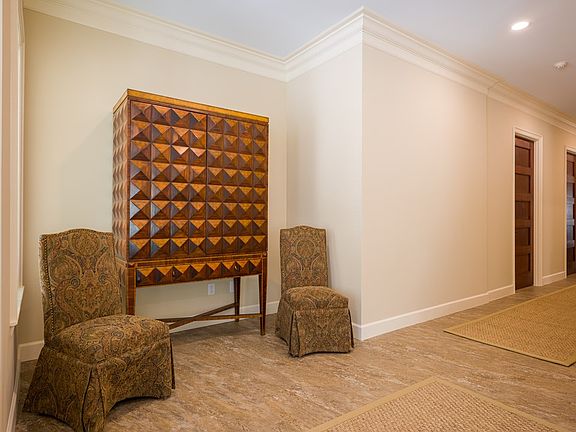 5th image of 720 S Main St