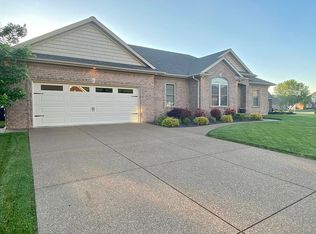 10542 Bernadette Dr, Evansville, IN 47725