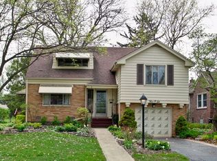 506 S Pine St, Mount Prospect, IL 60056