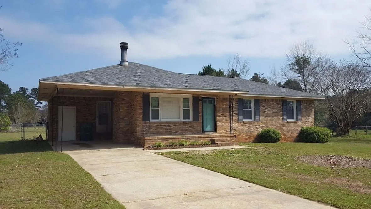 3 bed, 1.5 bath, 1090 sqft, $1,175 — Photo 2
