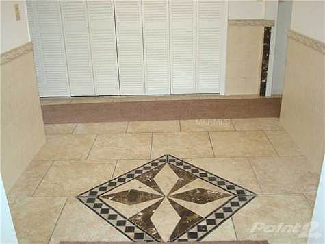 4th image of 1005 Essex Ct