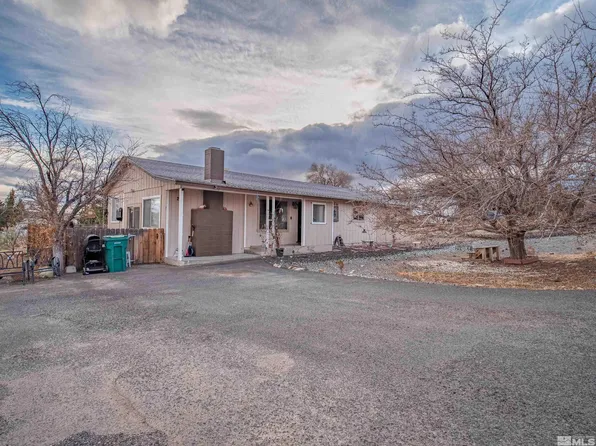 21 Pyrite Dr, Mound House, NV 89706