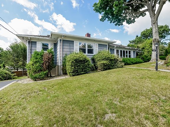 2nd image of 140 Teresa Ln