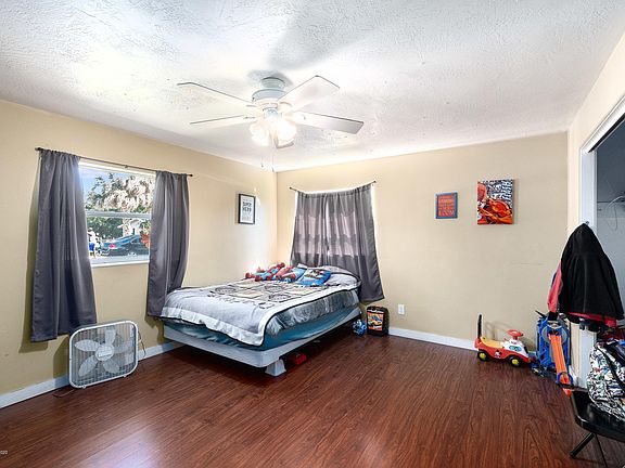 5th image of 1017 Hazelwood Dr