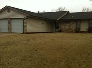 10325 Glascow Dr, Yukon, OK 73099
