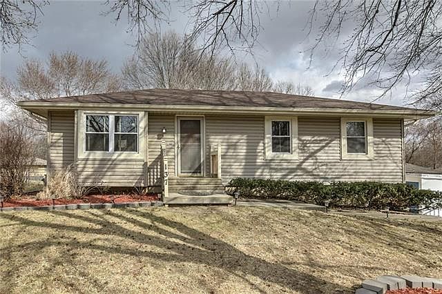 1st image of 137 SE Bordner Dr