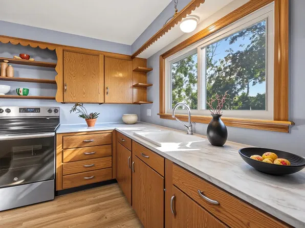 399 Concord St, Manchester, NH 03104