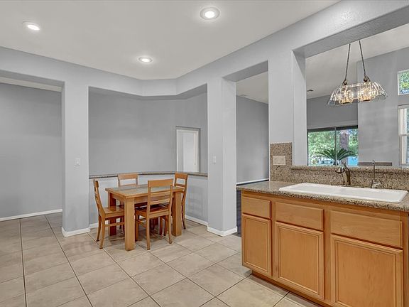4th image of 2012 Summer Cove Ct Unit 102