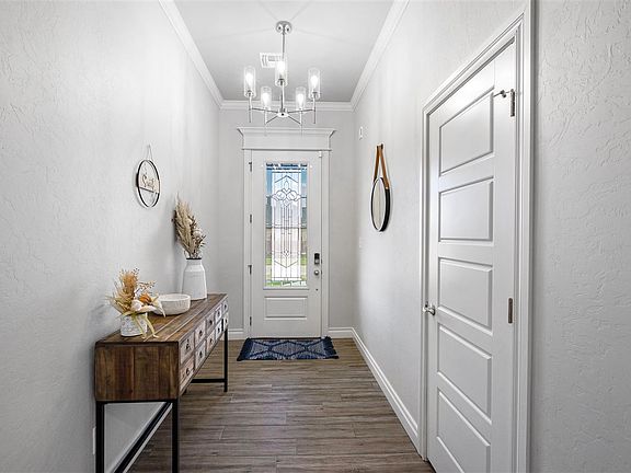 5th image of 7906 NW Taylors Lndg