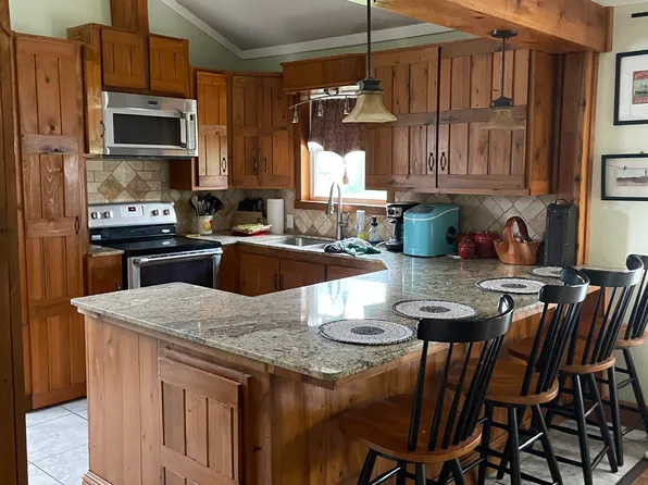 (undisclosed Address), Breaux Bridge, LA 70517