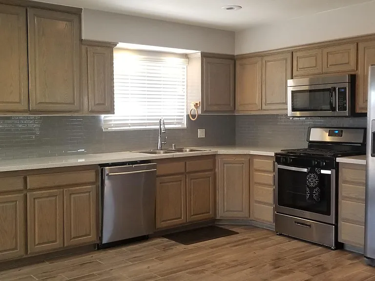 7957 Firethorn Ln — Photo 6