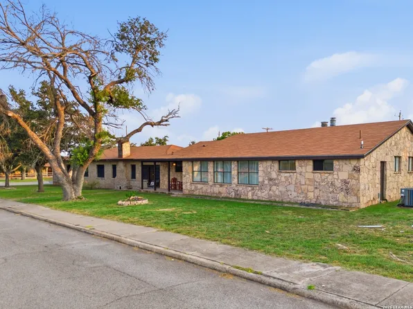 30-31 Colony Row, Brackettville, TX 78832