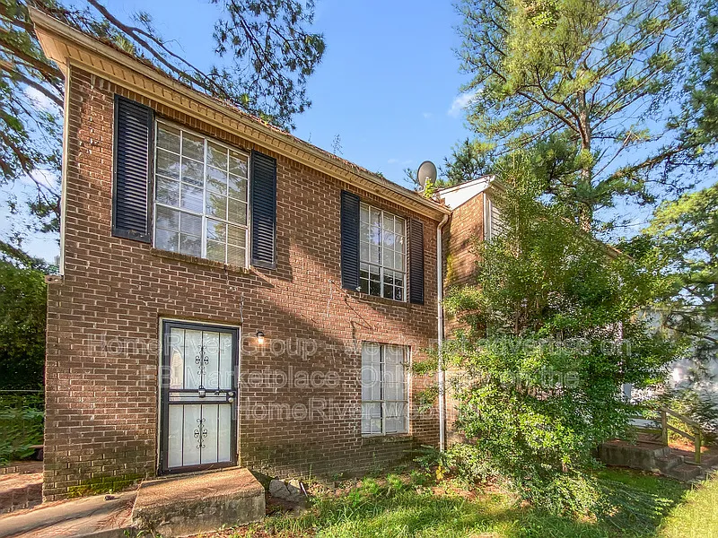 3 bed, 2.0 bath, 1386 sqft, $1,240 — Photo 2