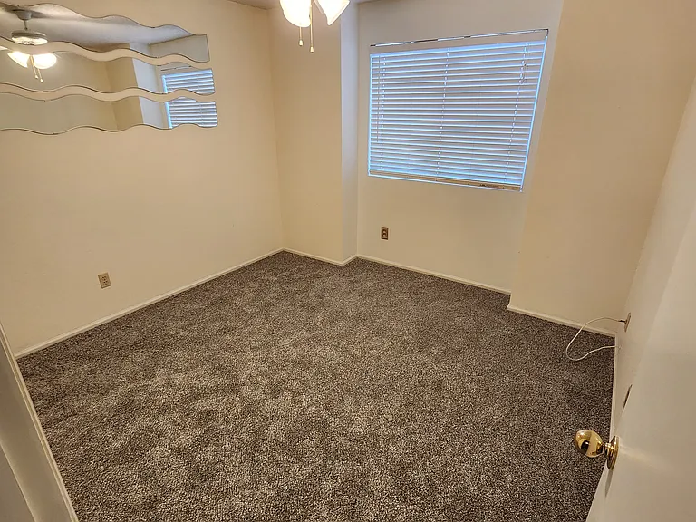 4118 E Woodland Dr — Photo 12