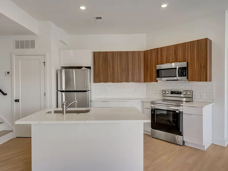 Nova Commons - 4200 Landcaster Ave — Photo 38