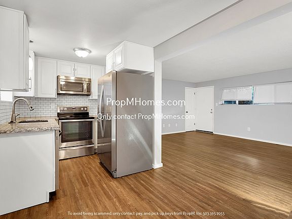 5th image of 3225 SE Alder Ct #6