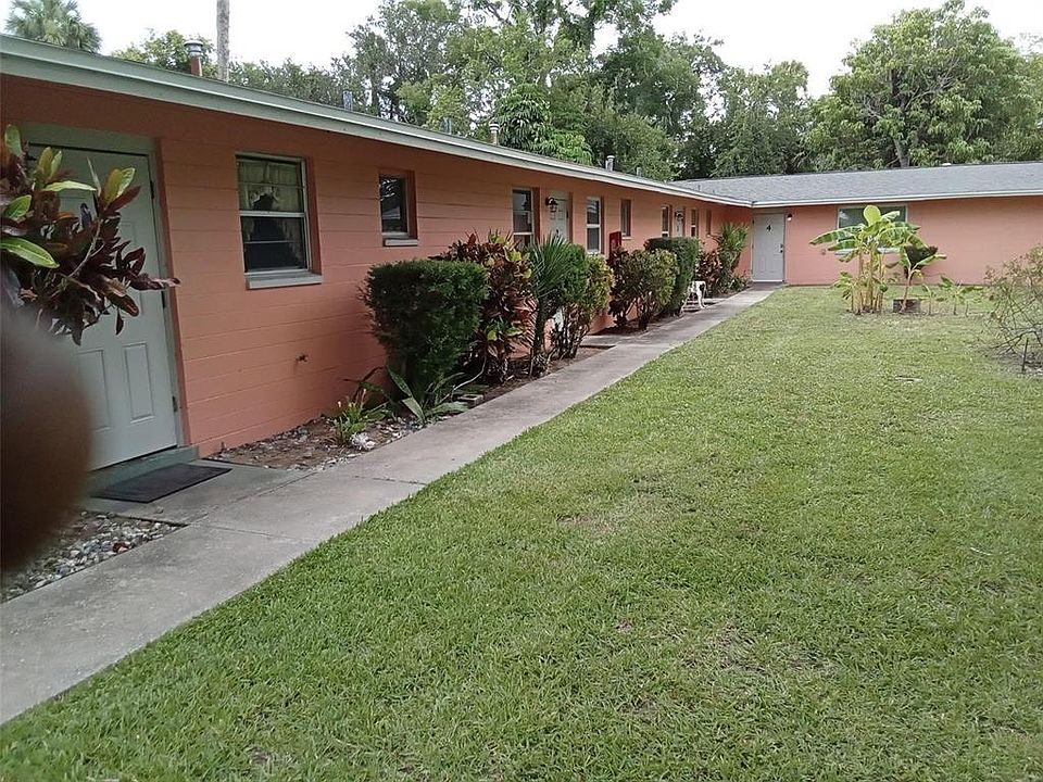1st image of 555 Oak St