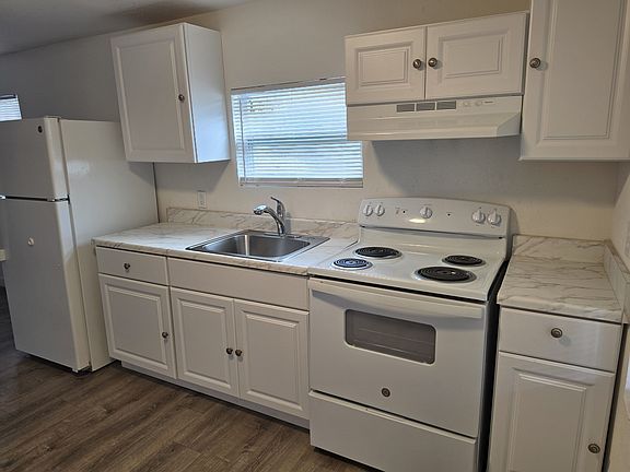 3rd image of 3308 E Mohawk Ave