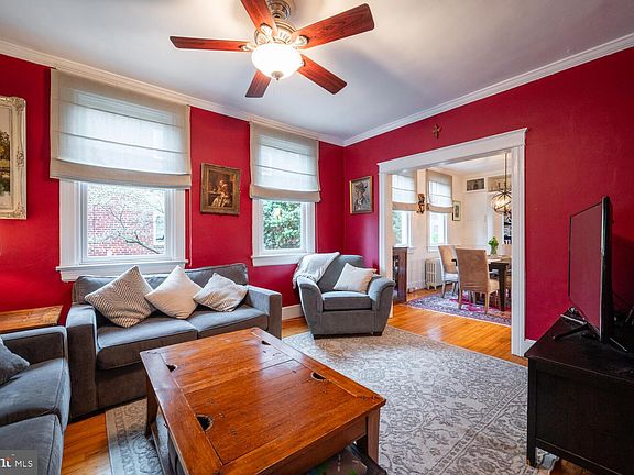 5th image of 216 E Windsor Ave