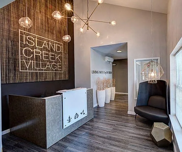 The Oak at Island Creek Village — Photo 4