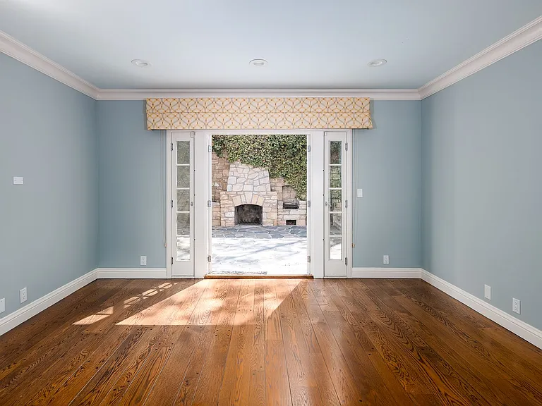 2624 N Commonwealth Ave — Photo 13