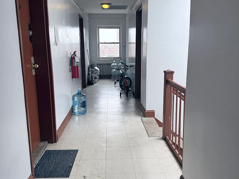 70 Crawford St — Photo 34