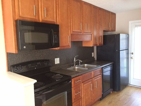 4th image of 230 Lanier Dr #58
