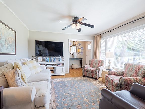5th image of 902 Wildwood Dr