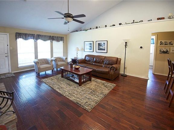 5th image of 158 Westwood Dr