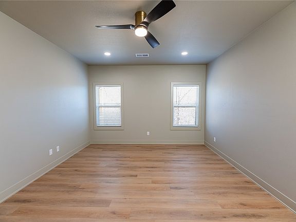 5th image of 9 Aberfeld Ln