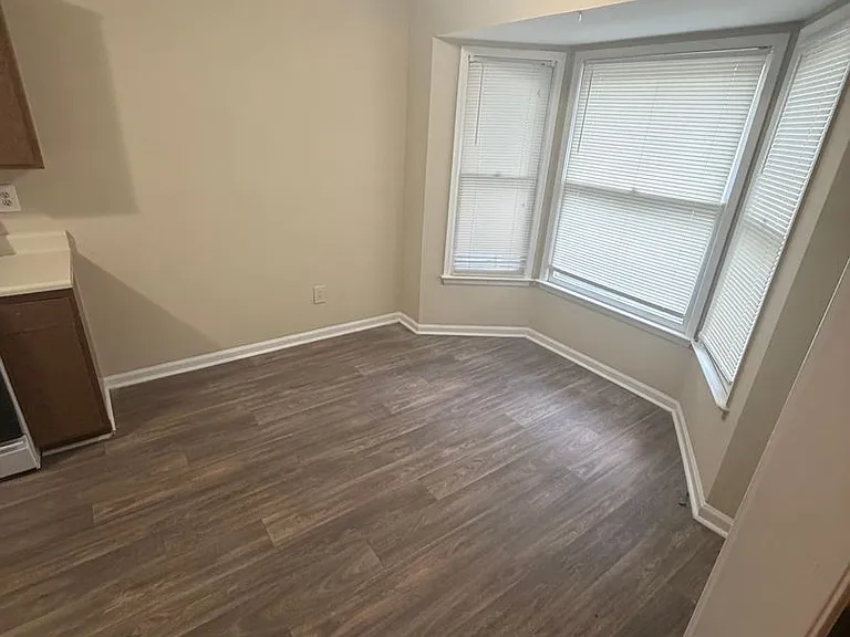 1215 Oakplace Dr — Photo 5