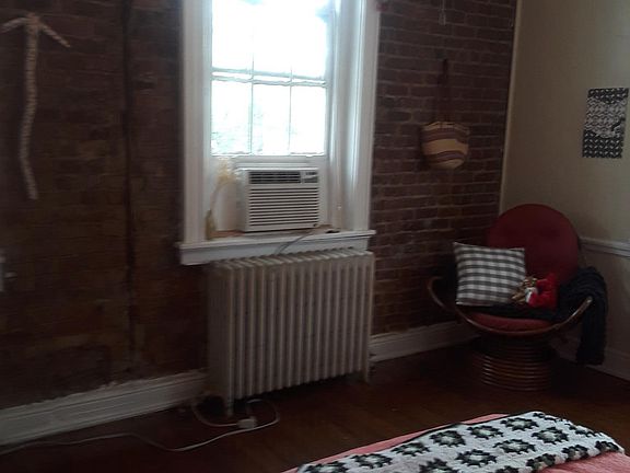 Large Bedroom, Lots of closet space
